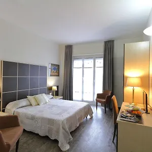 *** Hotel Ferrari Italien