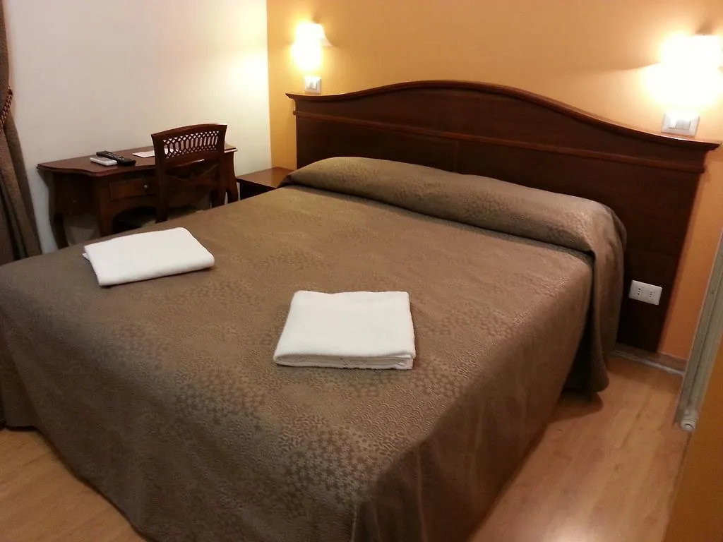 Guesthouse Alex II Roma Konukevi
